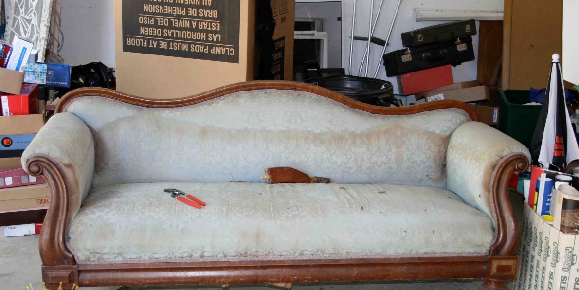 Sofa vải cũ sờn bạc màu tại Bình Thạnh TPHCM trước khi bọc lại